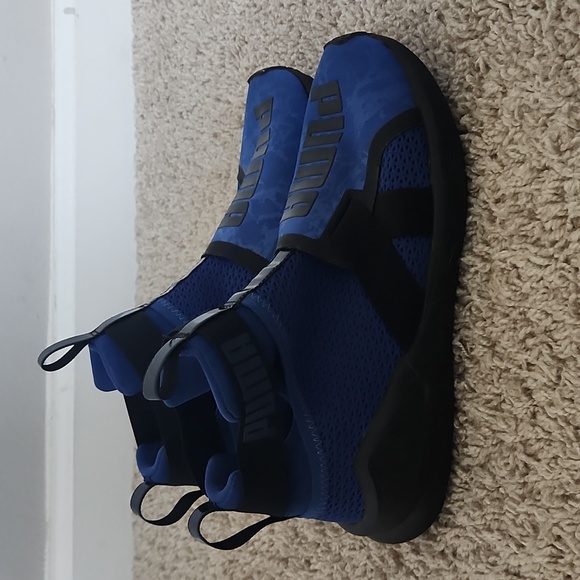 Puma pull on sneakers - Picture 2 of 3